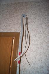 провода в коридоре